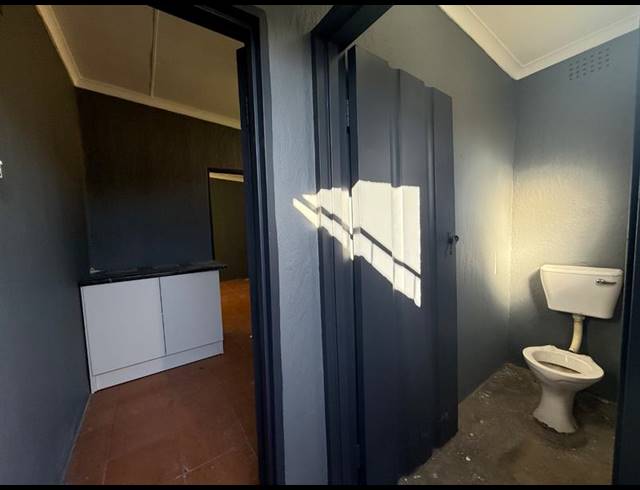 7 BEDROOM HOUSE FOR SALE IN VANDERBIJLPARK CW 4